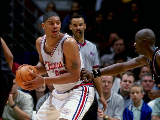 被伤病无情 被伤病无情